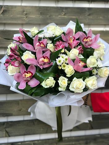 Букет цветов из: Розы и Хризантемы в Пестово
