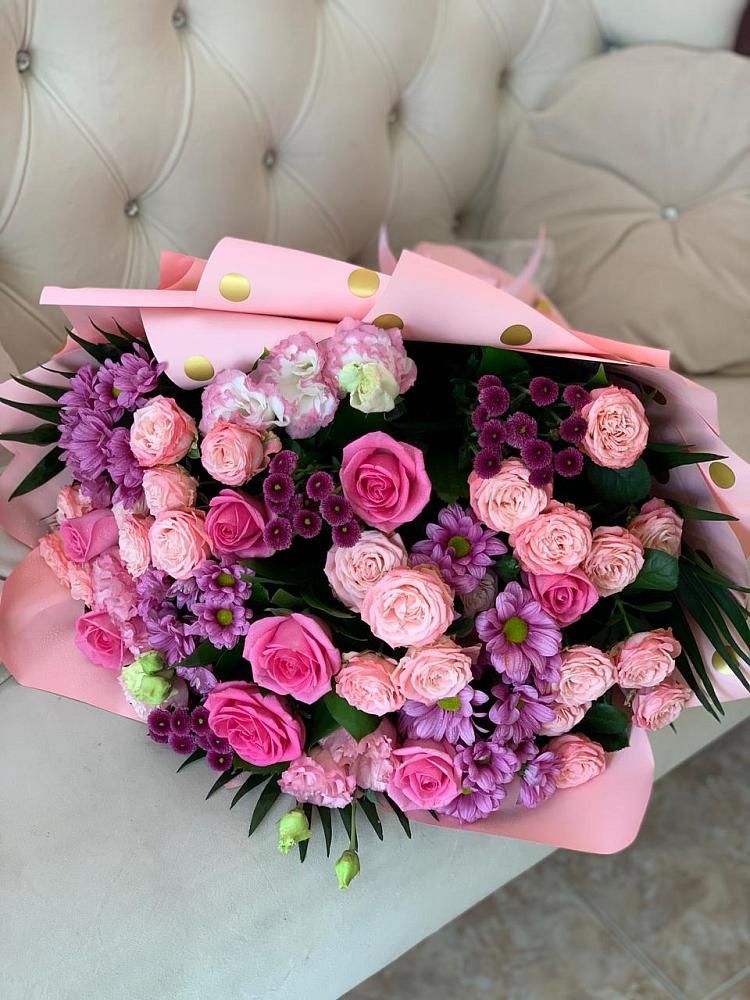 Букет цветов из: Хризантемы, Розы и Лизиантусы в Пестово