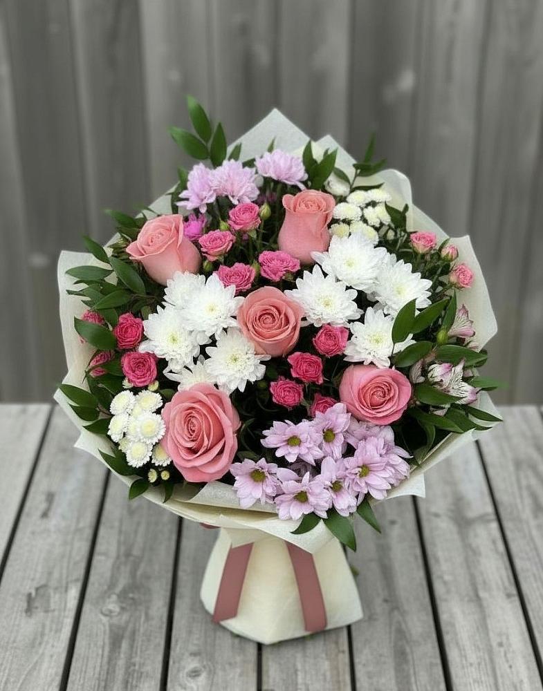 Букет цветов из: Альстромерии, Гвоздики, Розы и Хризантемы в Пестово