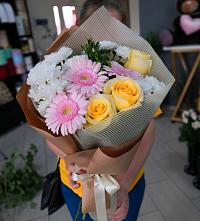 Букет цветов из:  Герберы, Розы и Хризантемы в Пестово