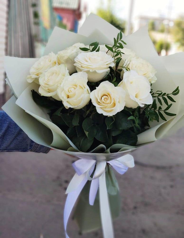 Букет Белые розы Проуд в Пестово
