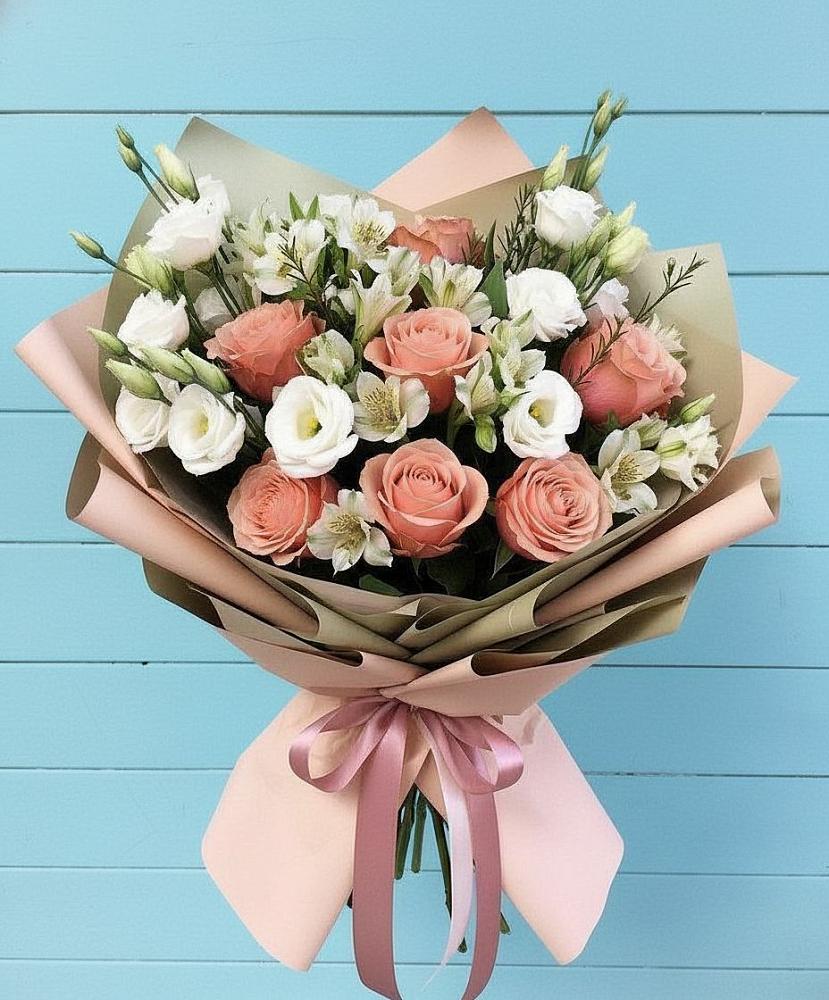 Букет цветов из: Розы, Альстромерии и Лизиантусы в Пестово