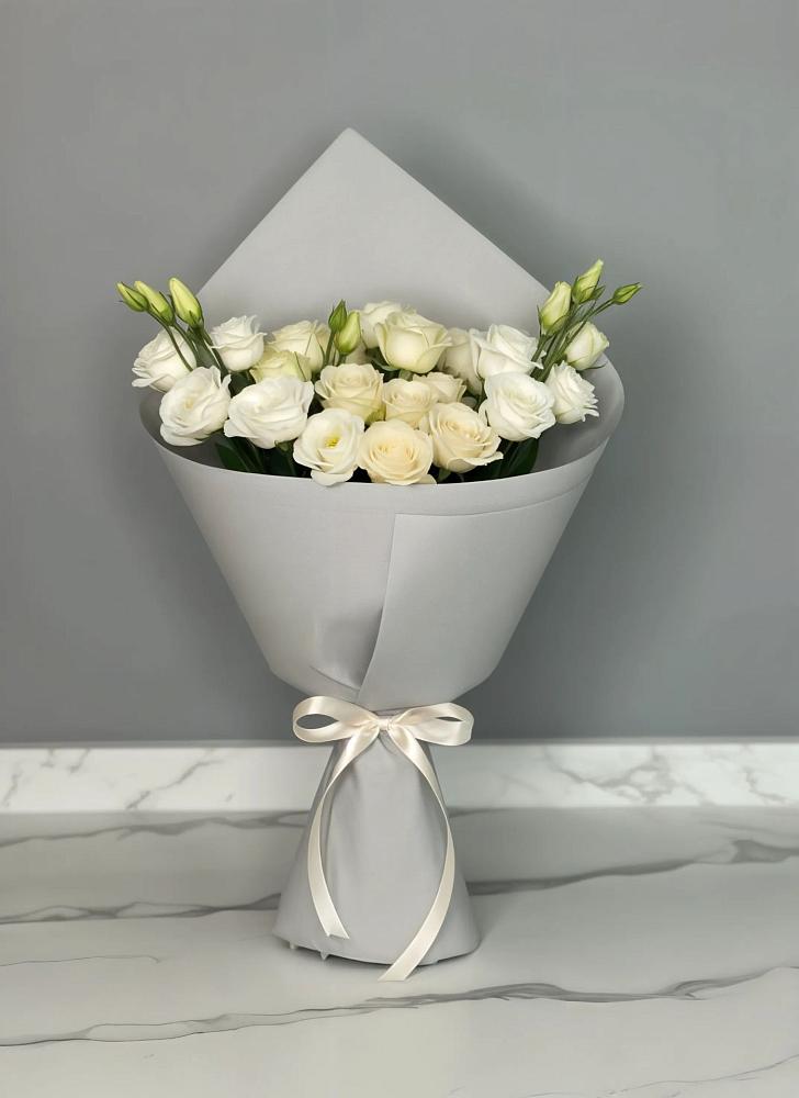 Букет цветов из: Розы и Лизиантусы в Пестово