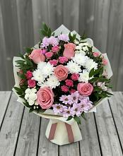 Букет цветов из:  Альстромерии, Гвоздики, Розы и Хризантемы в Пестово