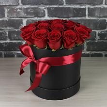 Цветочная композиция из Розы в шляпной коробке в Пестово