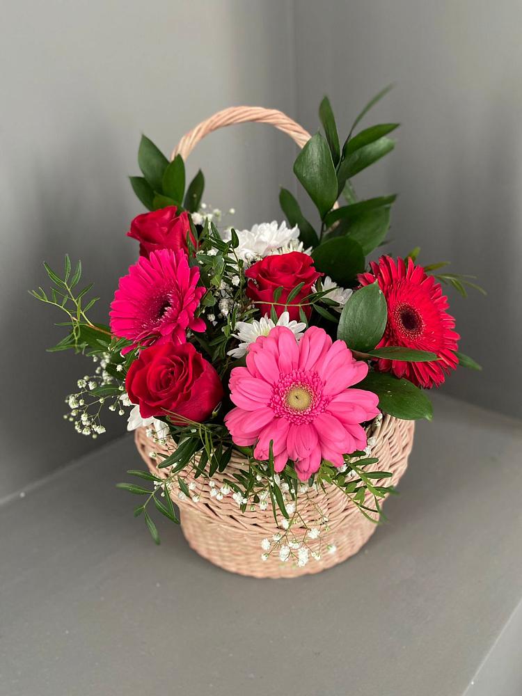 Цветочная композиция из Розы, Хризантемы и Герберы в корзине в Пестово