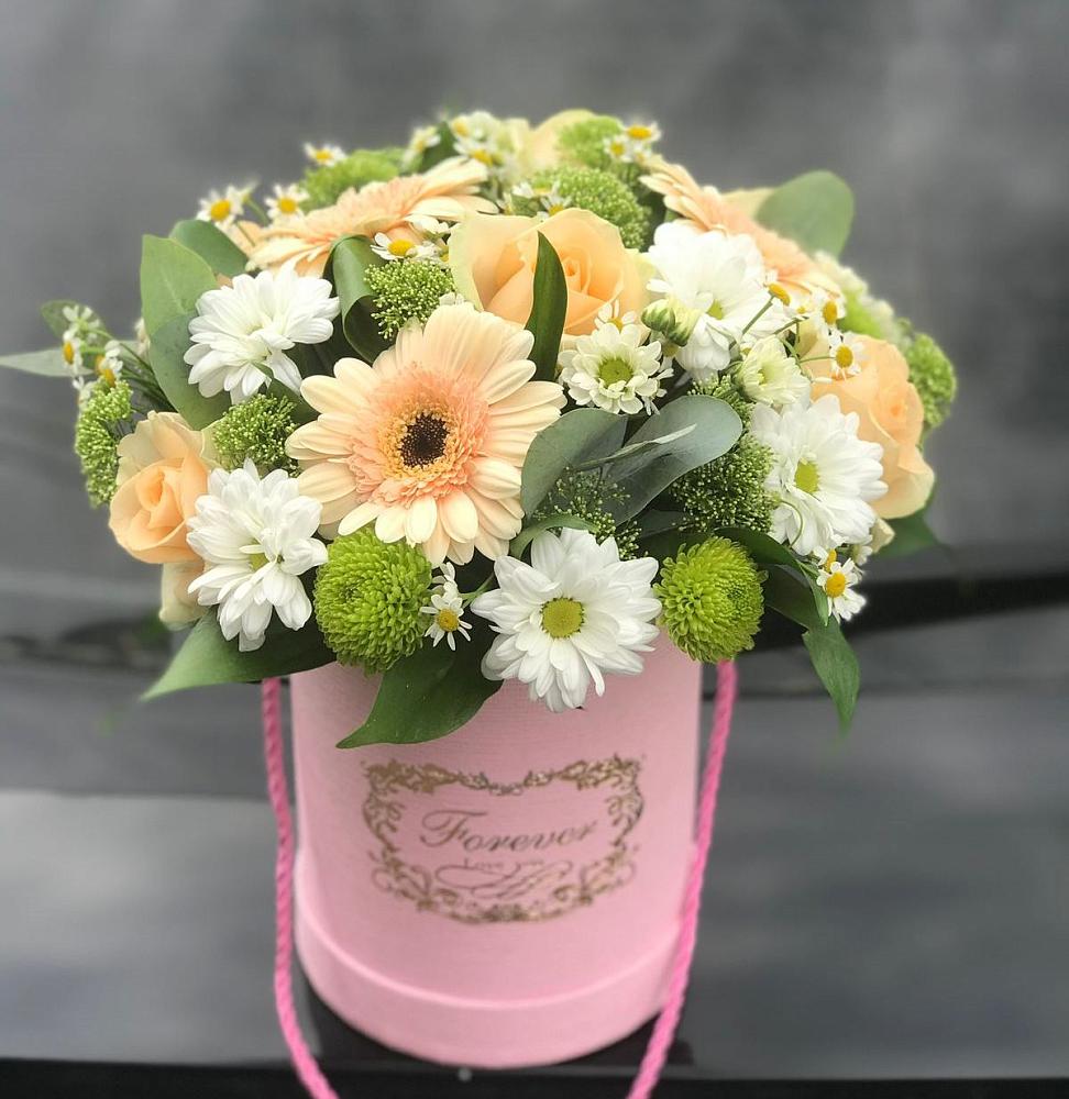 Цветочная композиция из Розы, Герберы и Хризантемы в шляпной коробке в Пестово