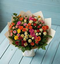 Букет Микс из разноцветных кустовых роз в Пестово