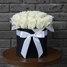 Цветочная композиция из Розы в шляпной коробке в Пестово